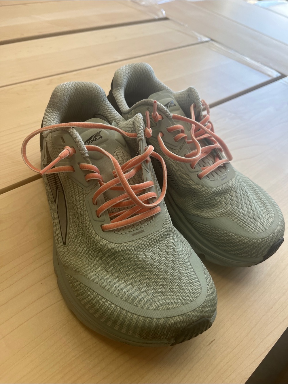 Women’s altra Athletic Sneakers - Sage Green with Pink Laces